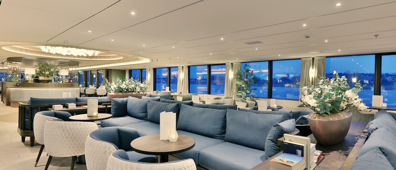 All public spaces (wellness, dining, lounge, lobby) are with floor-ceiling windows and unobstructed views