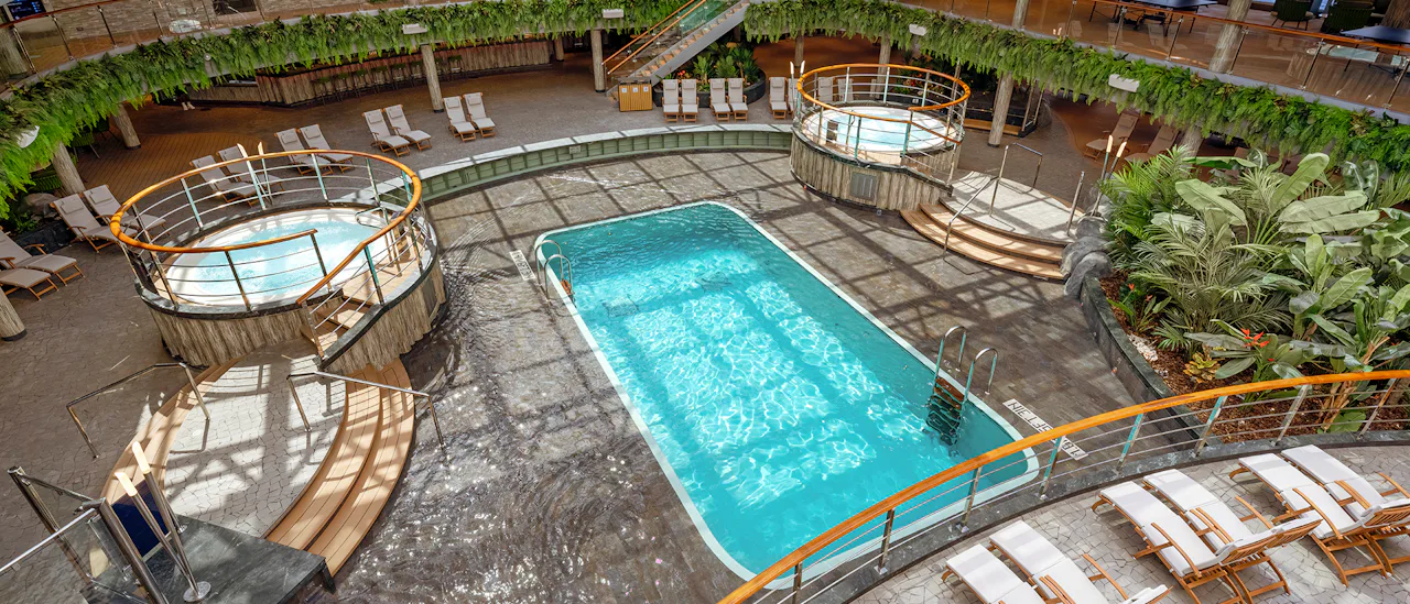 The Jungle Pool - ulkona oleva sisäallas
