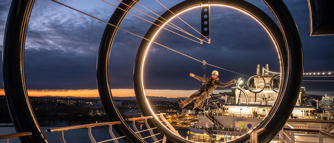 Ylimpänä löytyy maailman pisin vaijeriliuku (zipline) merellä