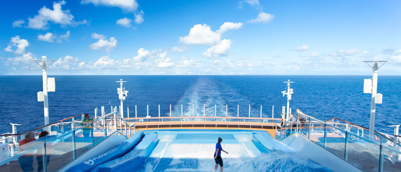 Flowrider -surffaussimulaattori