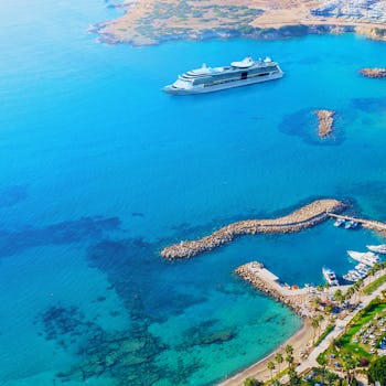 Royal Caribbean Jewel of the Seas ilmasta kuvattuna Karibialla.