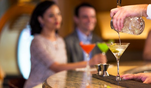 Deluxe- tai Refreshment-juomapaketti alehintaan