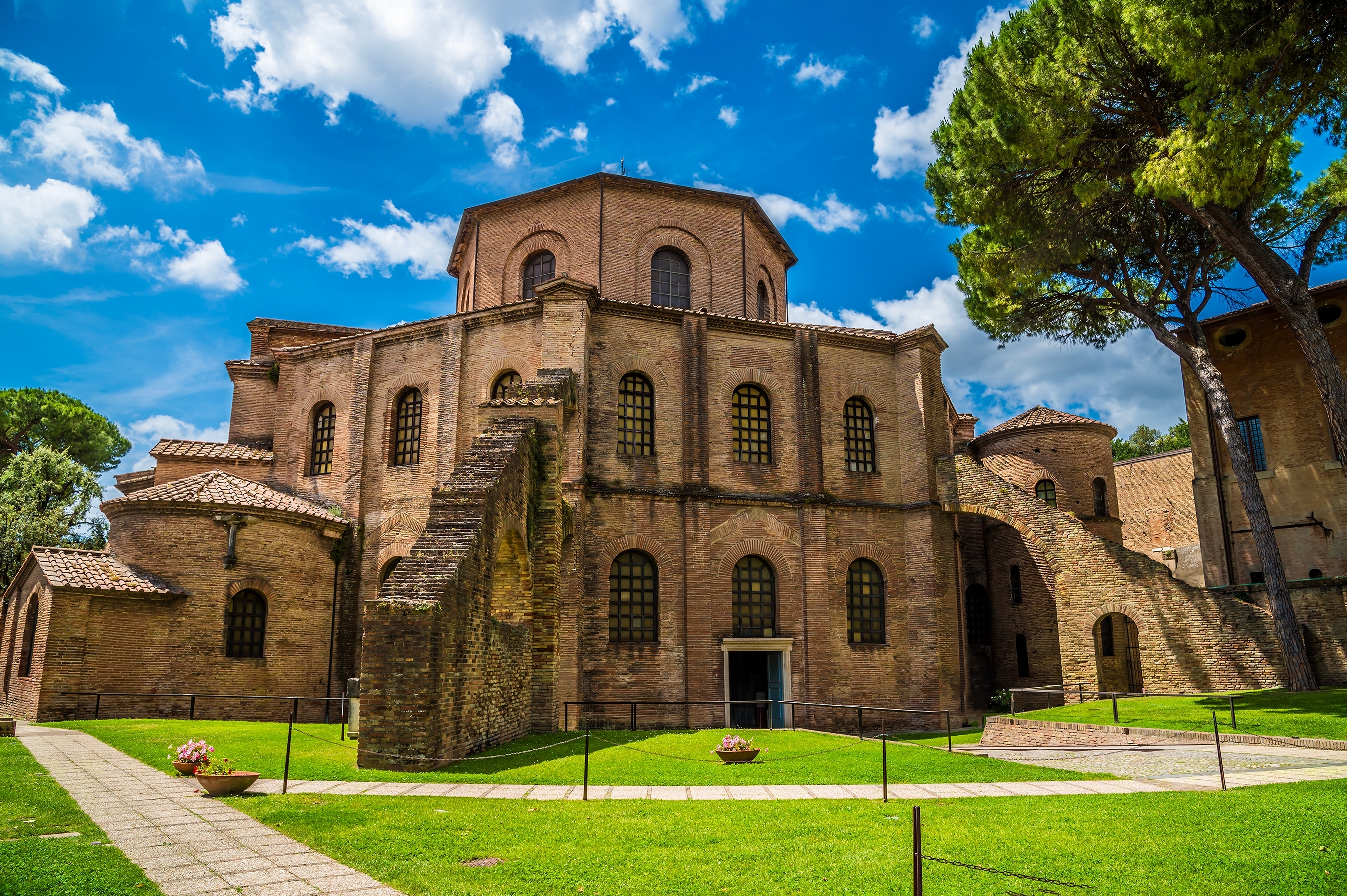 Ravennan kaupunki lähtösatamana.